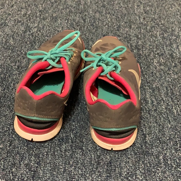 Nike Free Run Shoes Pink/Grey/Turquoise size 6 - Picture 2 of 3